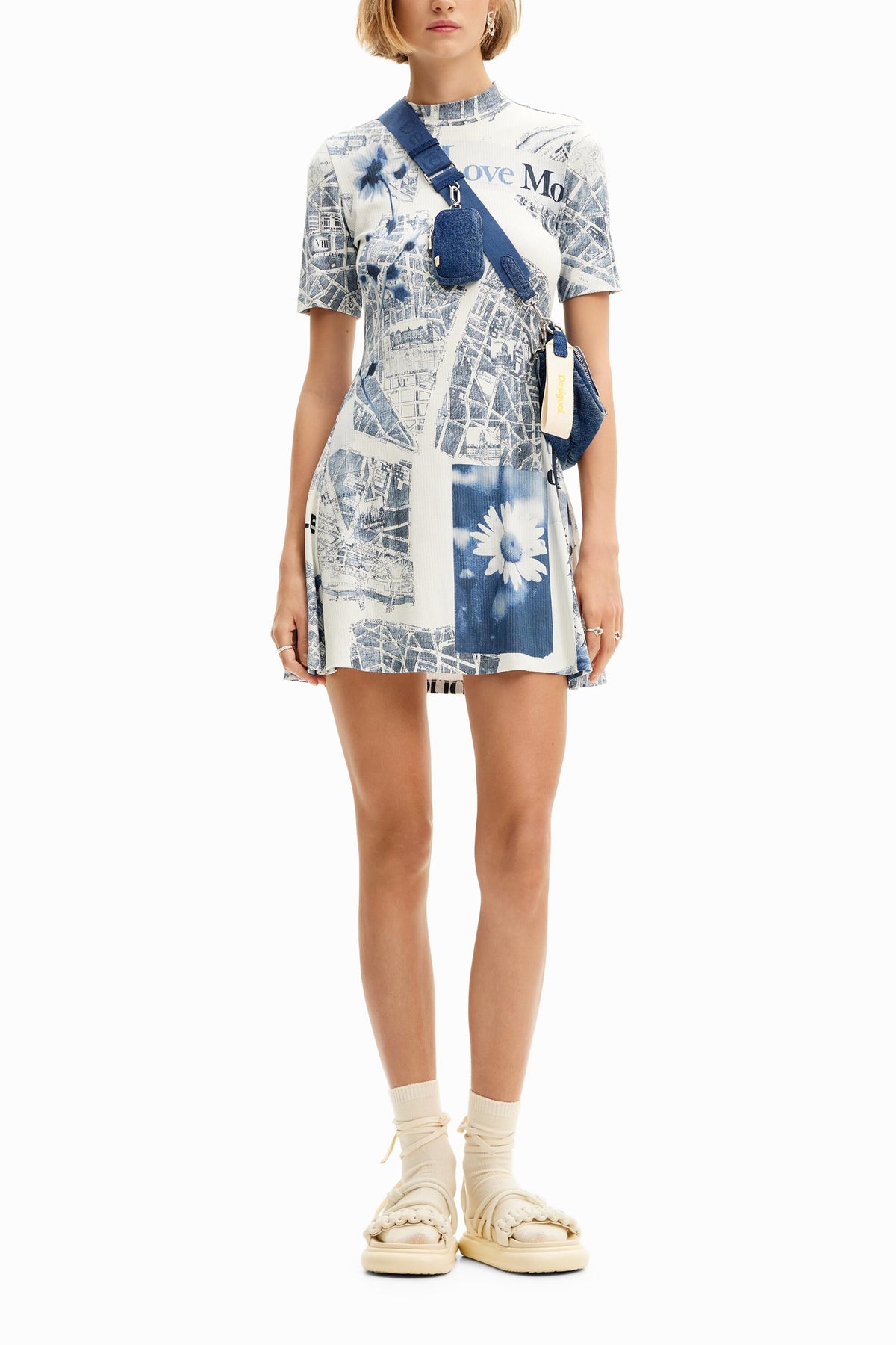 Vestido Desigual Clavelitos_ La Mujer 24SWVK541004