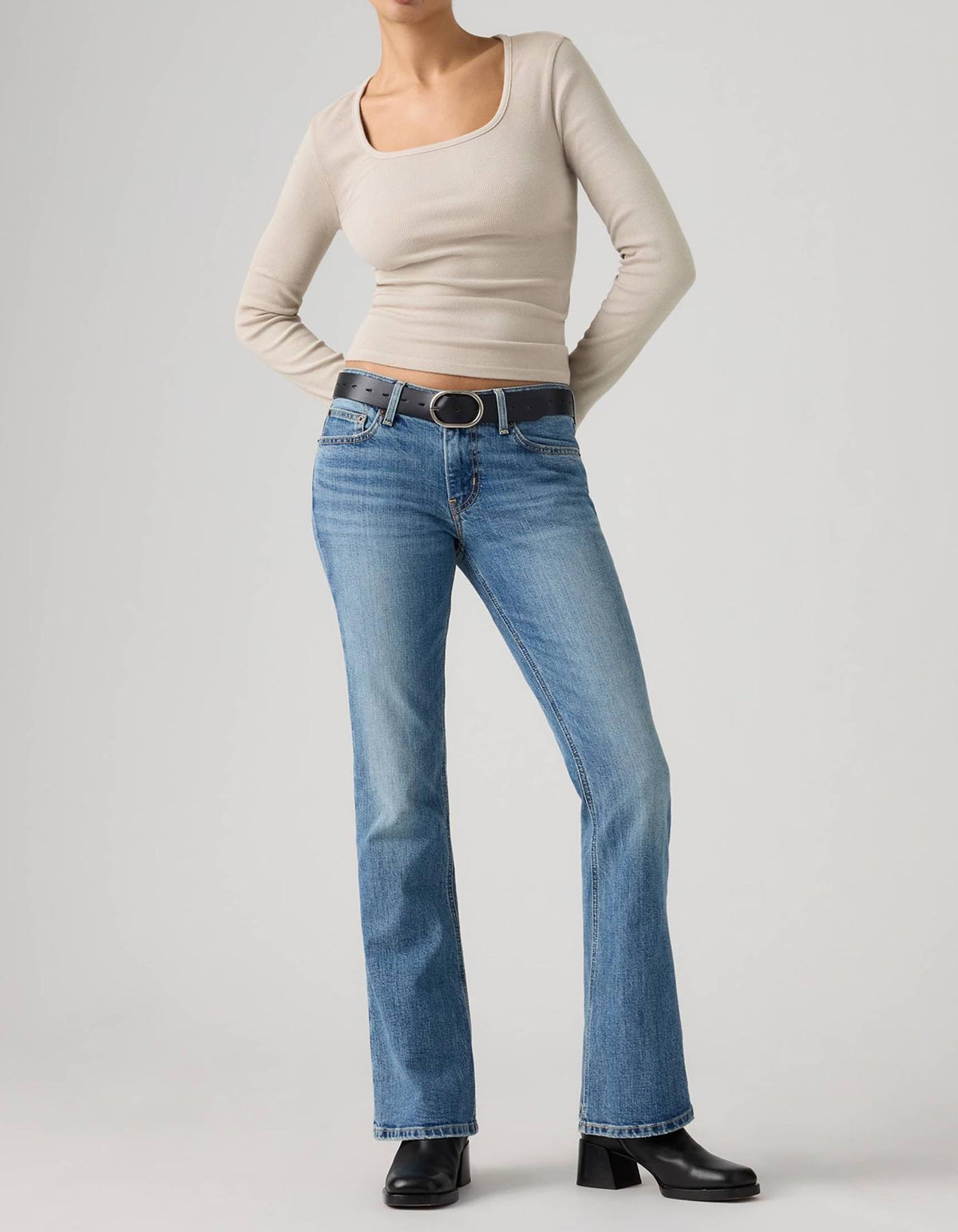 Jean Levis Mujer Low Slim Boot 236004