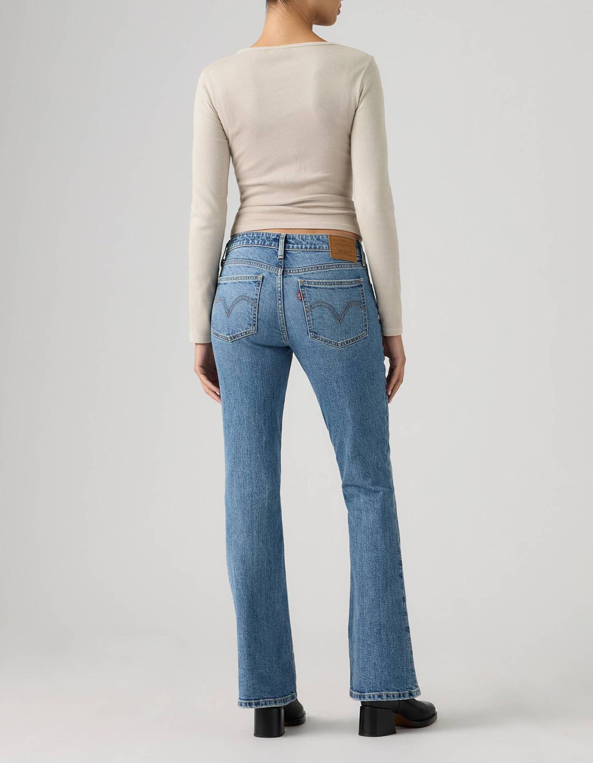 Jean Levis Mujer Low Slim Boot 236004